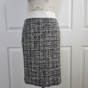 Tesori Black White Gray Tweed Pencil Skirt with white leather band Size 4